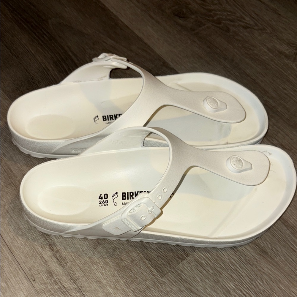 Birkenstock White Gizeh rubber slip on sandal - Size 9 EU39
